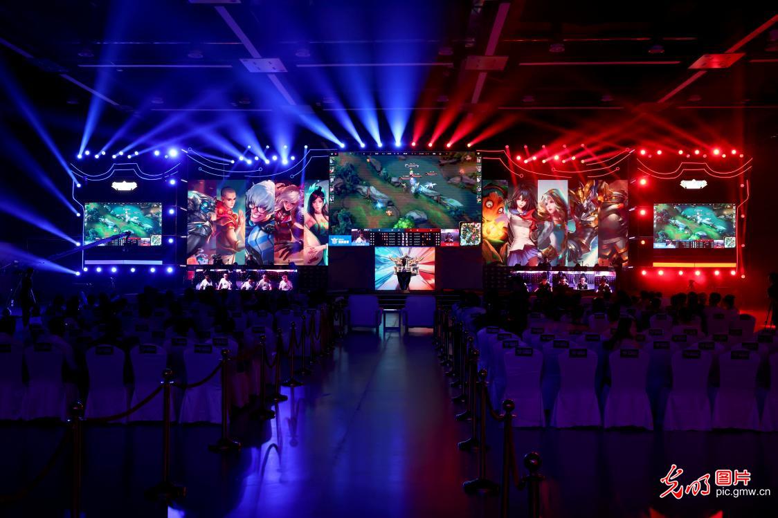 随着比赛的 随着比赛的